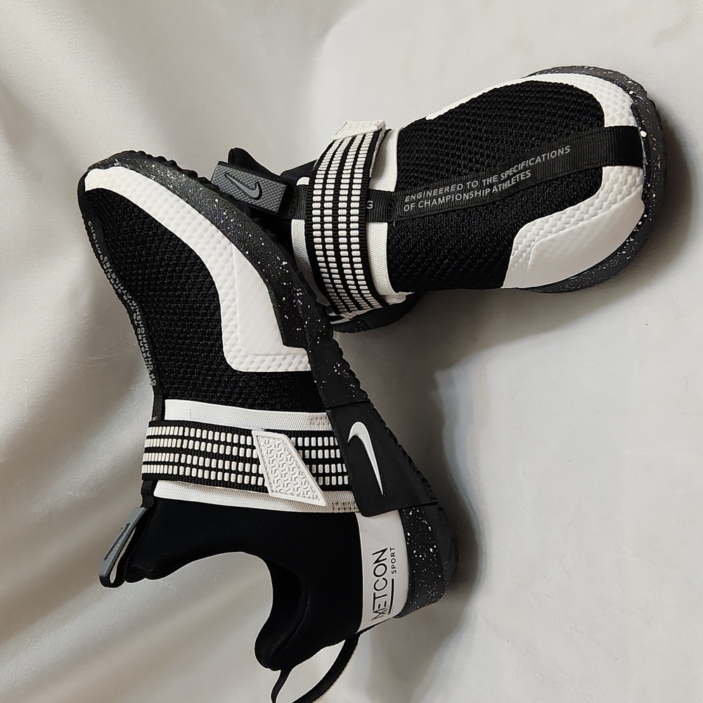 Nike Metcon Sport Black White Velcro Training Sneakers (M Size 7)